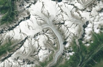 Before-and-After Satellite Images Show Upsetting Glacier Loss in Swiss Alps